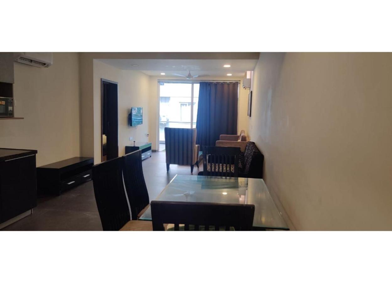 Aarju Luxurious Stay กาลังกูติ ภายนอก รูปภาพ