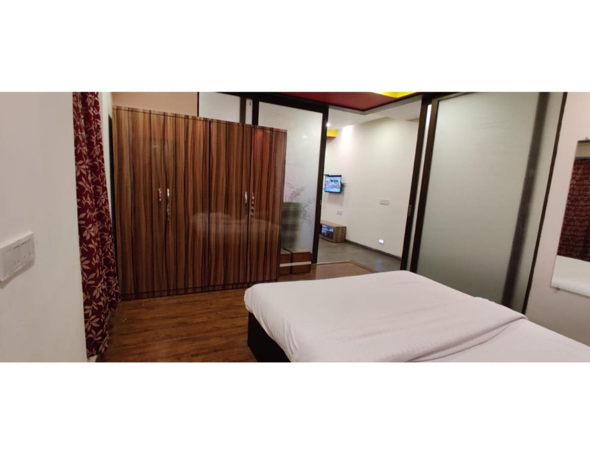 Aarju Luxurious Stay กาลังกูติ ภายนอก รูปภาพ