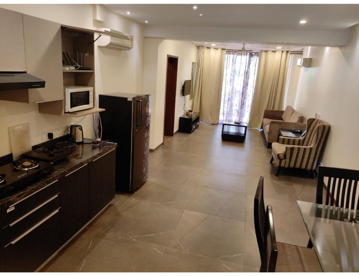 Aarju Luxurious Stay กาลังกูติ ภายนอก รูปภาพ