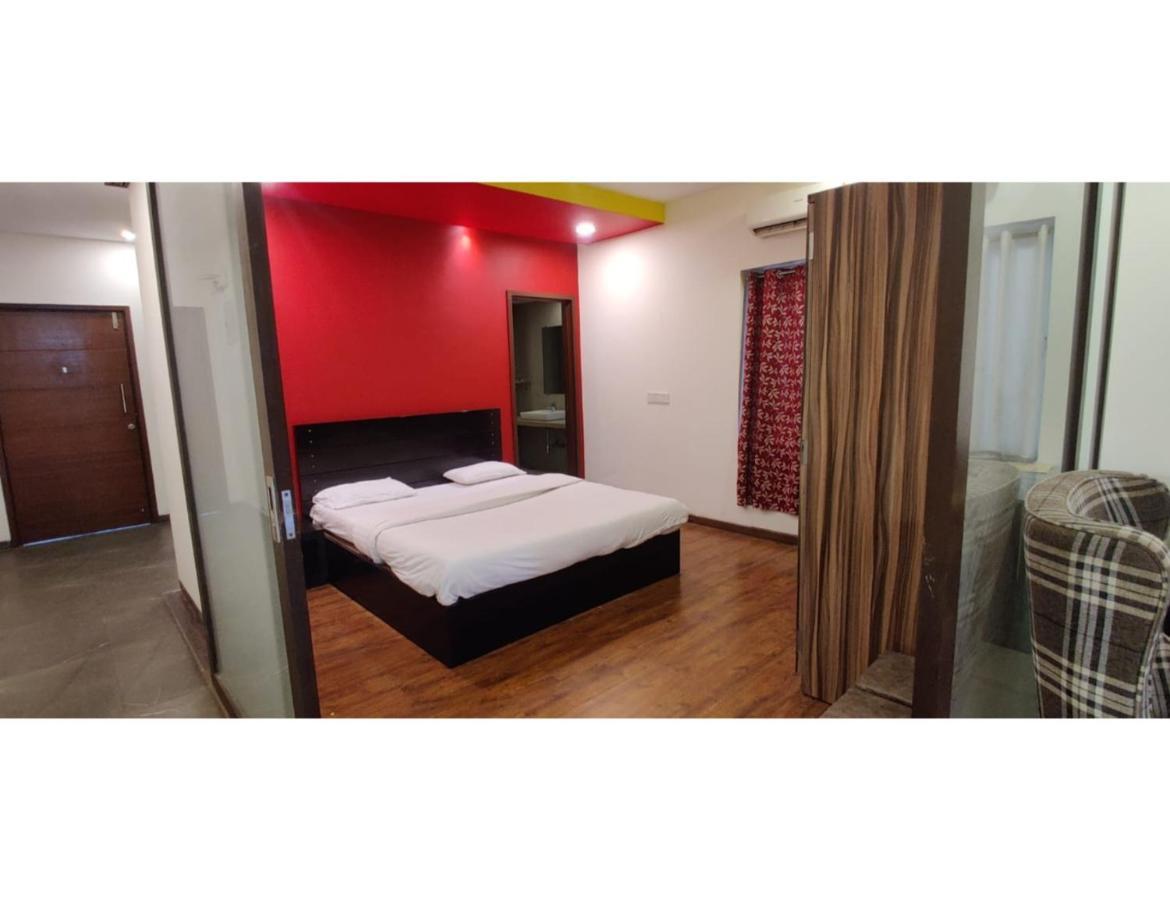 Aarju Luxurious Stay กาลังกูติ ภายนอก รูปภาพ