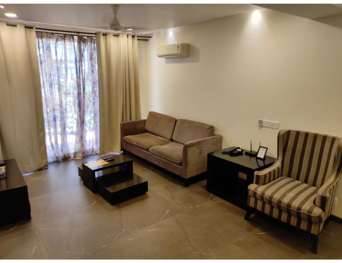 Aarju Luxurious Stay กาลังกูติ ภายนอก รูปภาพ