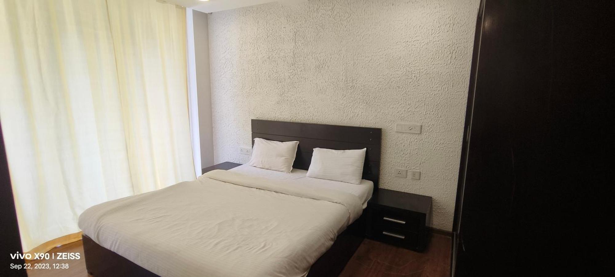 Aarju Luxurious Stay กาลังกูติ ภายนอก รูปภาพ