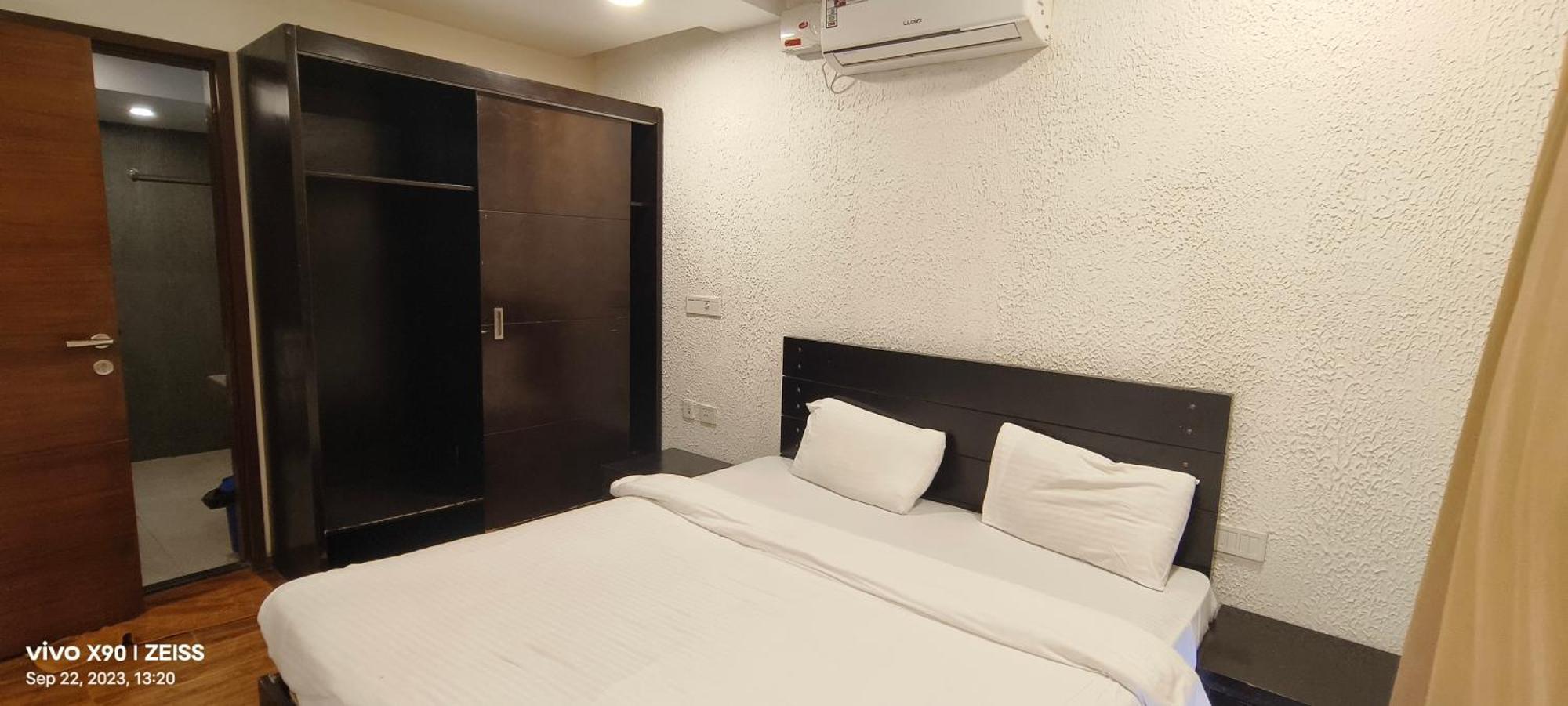 Aarju Luxurious Stay กาลังกูติ ภายนอก รูปภาพ